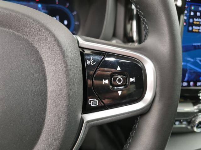 VOLVO XC60 B4 automatico Plus Dark