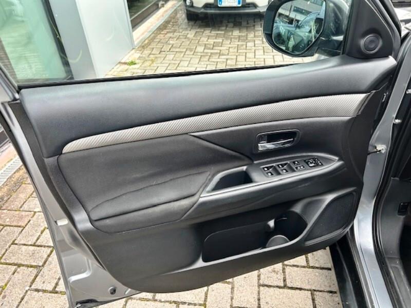 Mitsubishi Outlander 2.2 DI-D 4WD Instyle 7p.