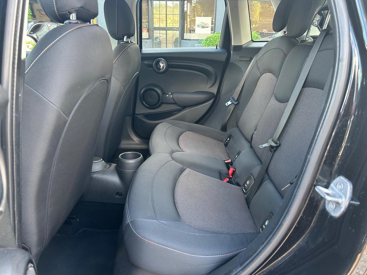 Mini 1.5 Cooper D Business 5P NEOPATENTATI AUTO