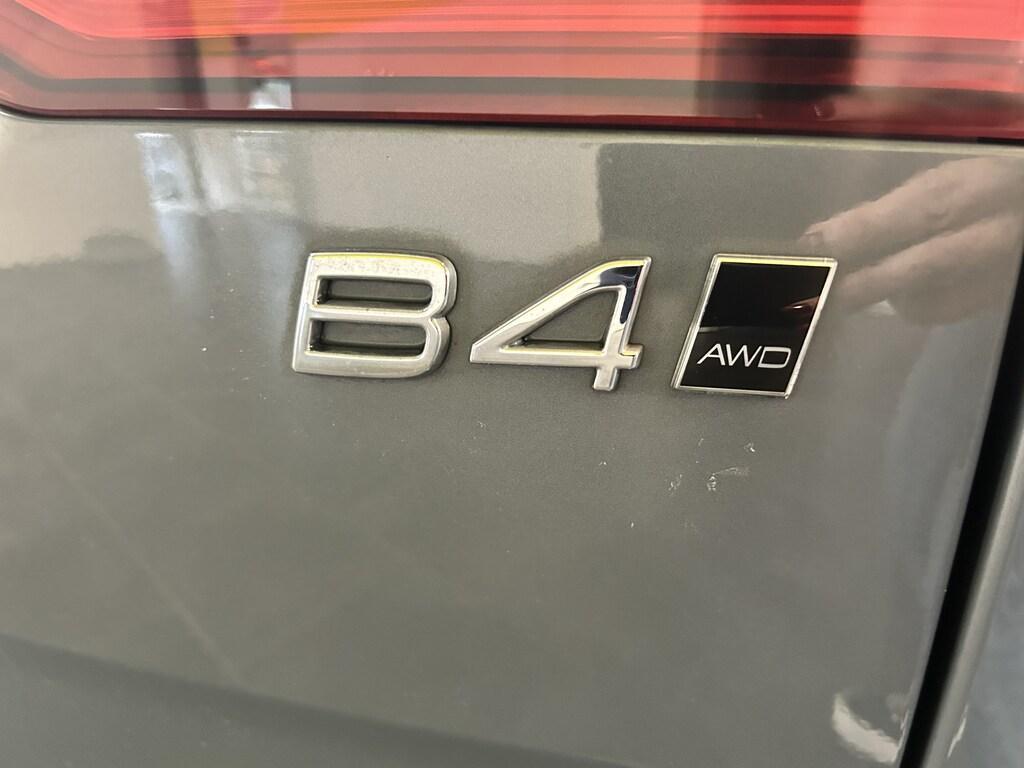 Volvo V60 2.0 B4 Ultimate AWD automatico