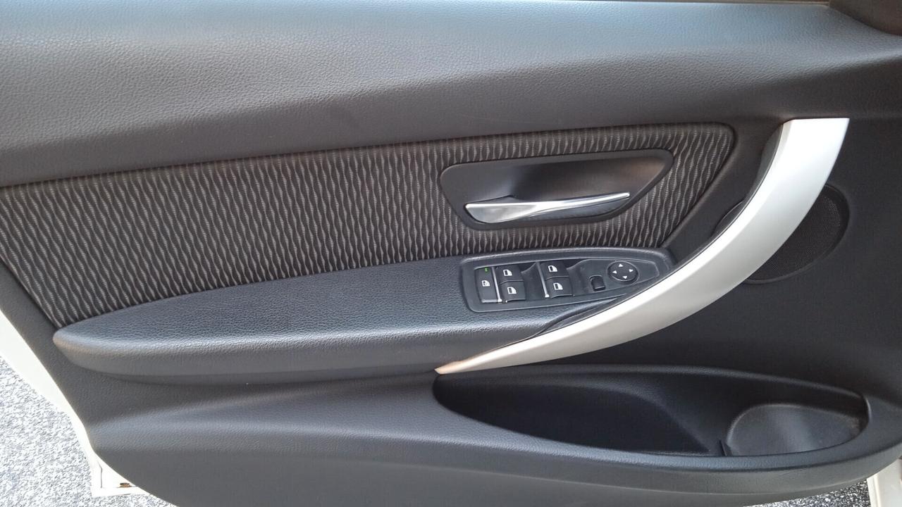 Bmw 318 318d Touring Business Advantage aut.
