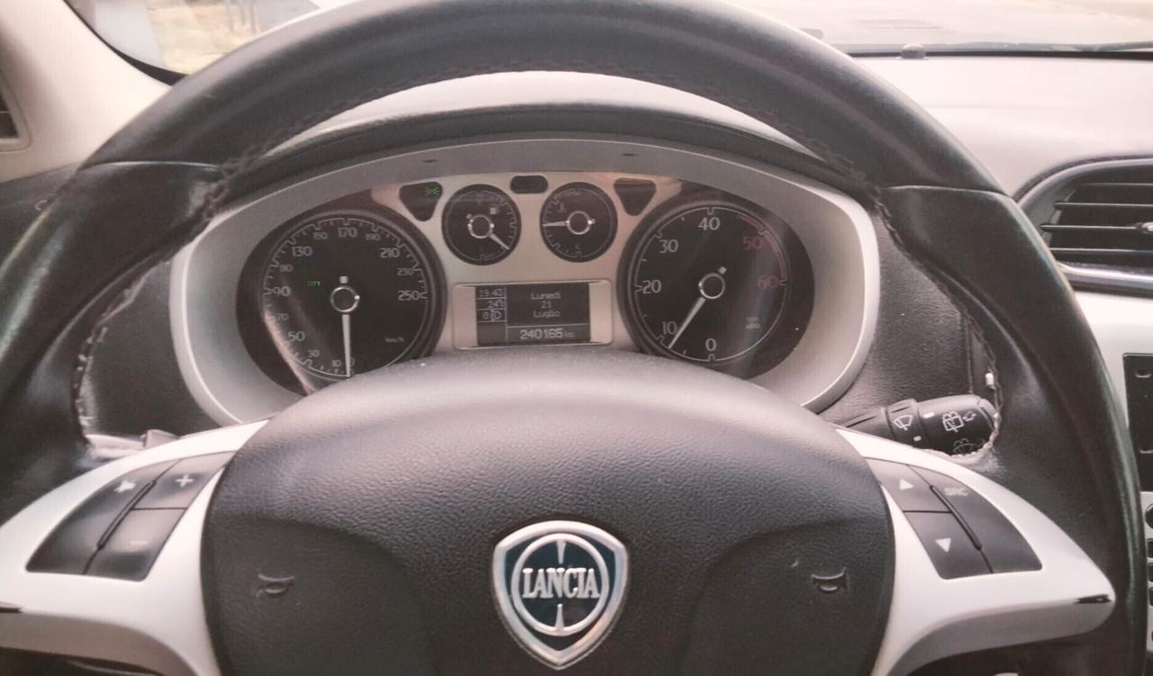 Lancia Delta 1.6 MJT DPF Selectronic Platinum 2012 NEOPATENTATI