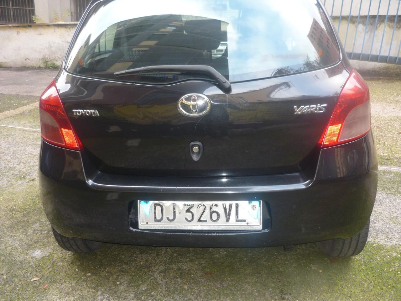 Toyota Yaris 1.0 5 porte Sol
