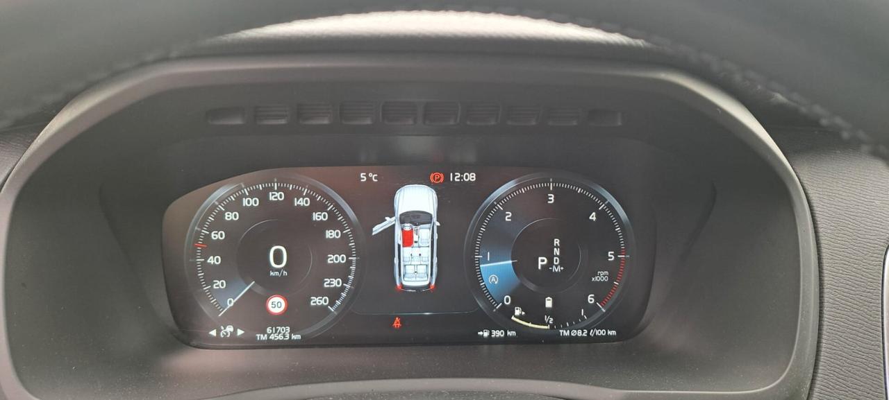 Volvo XC 90 XC90 B5 (d) AWD Geartronic 7 posti Momentum Pro