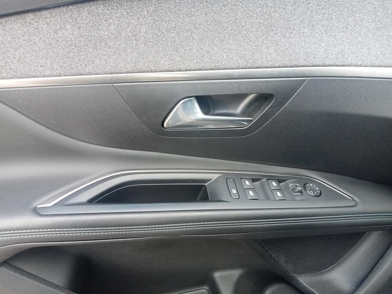 Peugeot 3008 BlueHDi 130 S&S Allure Pack