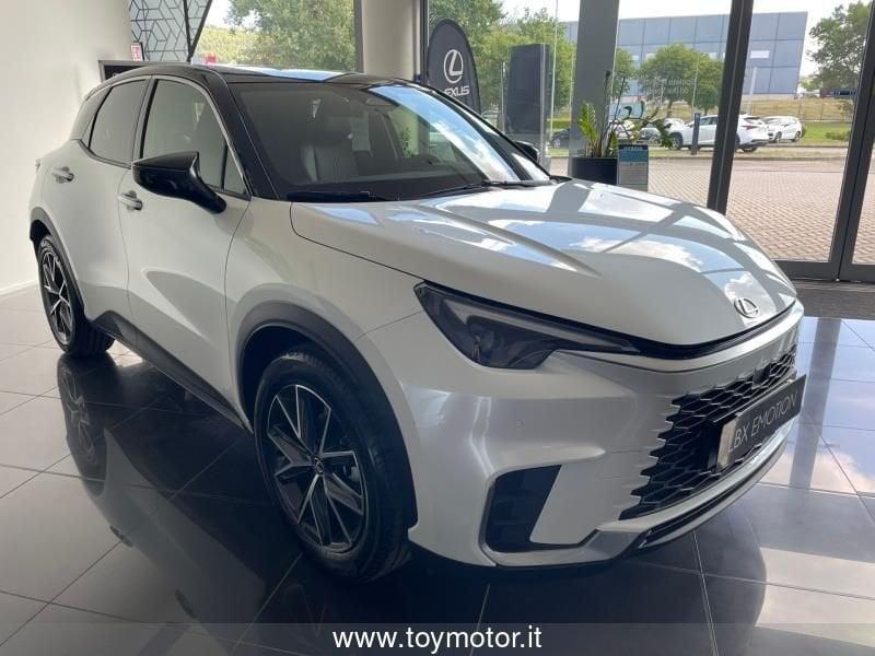Lexus LBX Hybrid Emotion