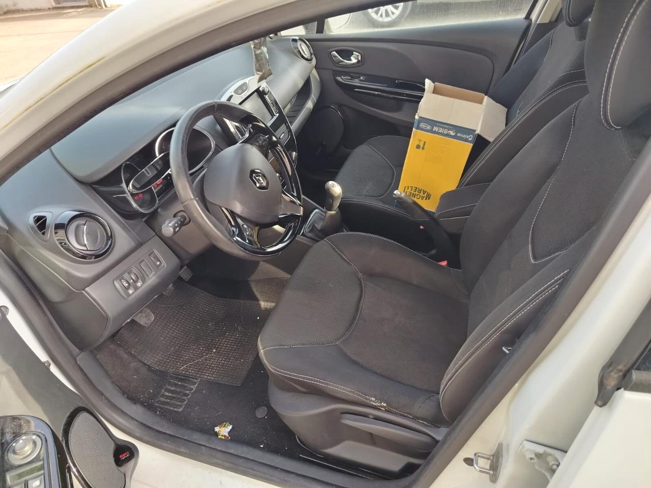 Renault Clio 1.5 dCi SINISTRATA