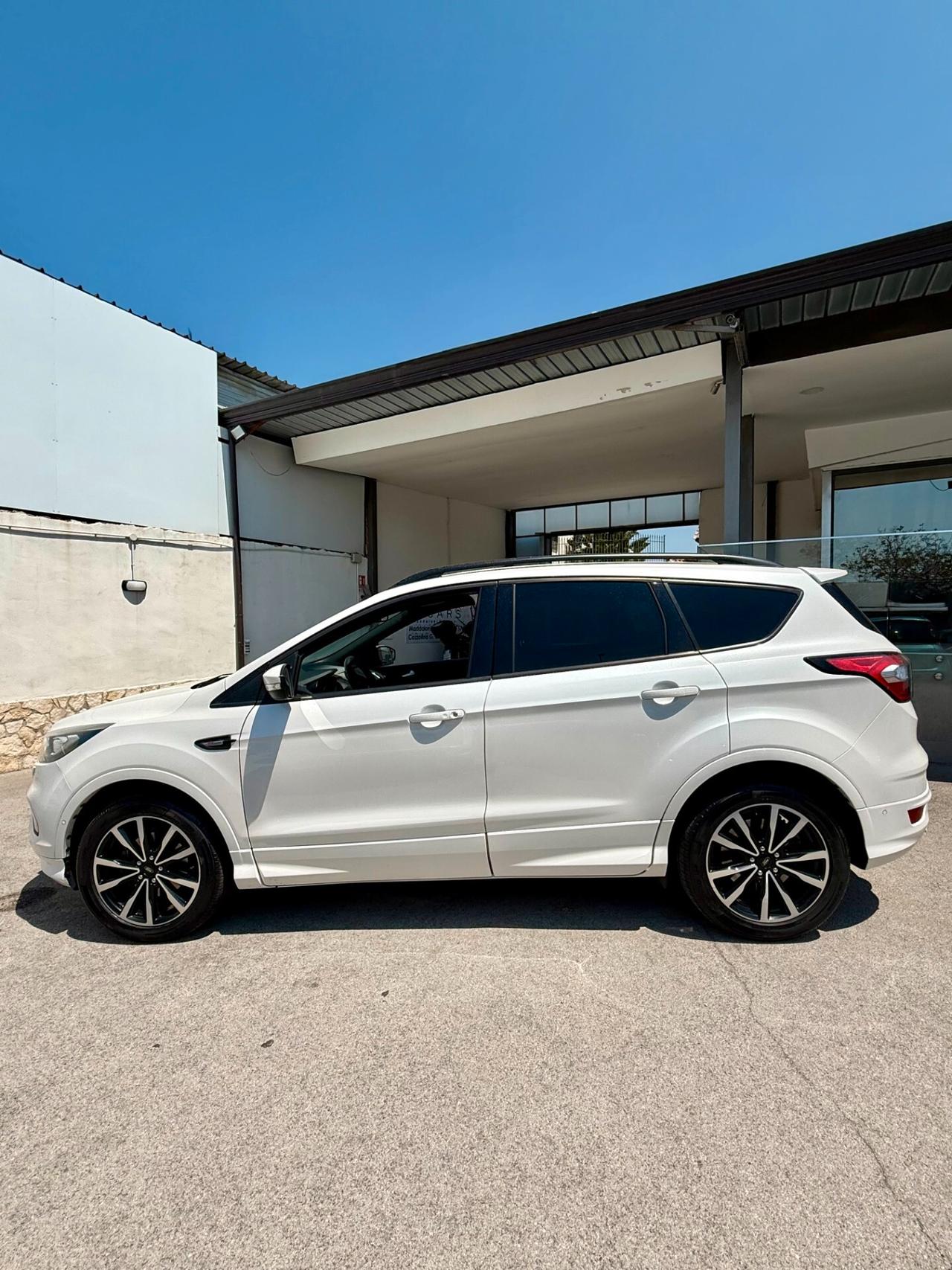 Ford Kuga 1.5 TDCI 120 CV S&S 2WD ST-Line