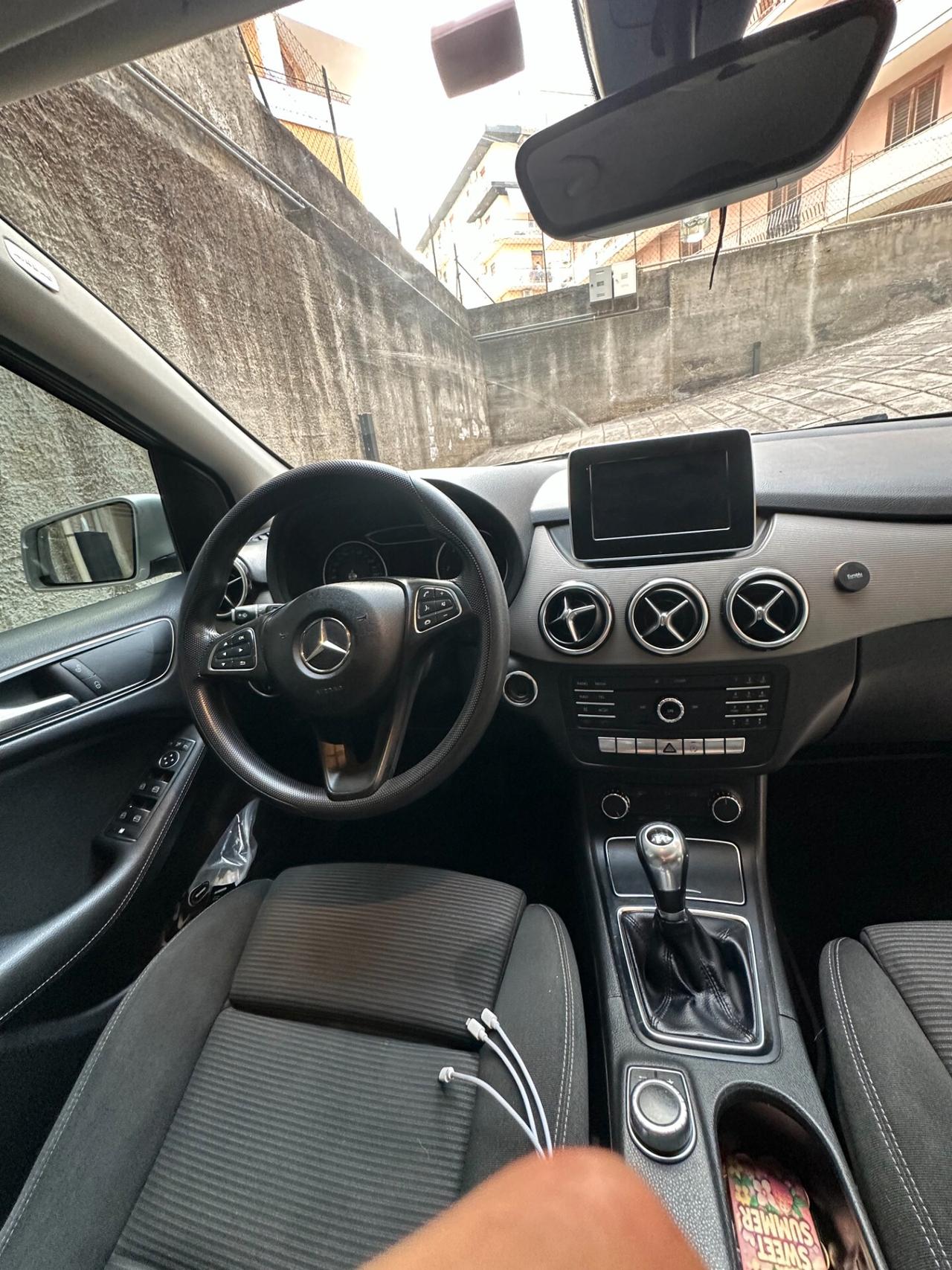 Mercedes-benz B 180 d Business