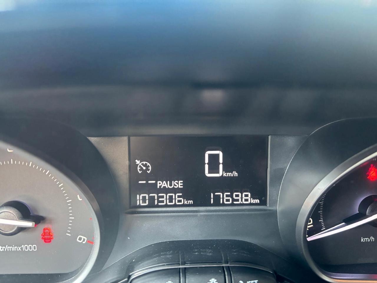 Peugeot 2008 BlueHDi 100 Allure