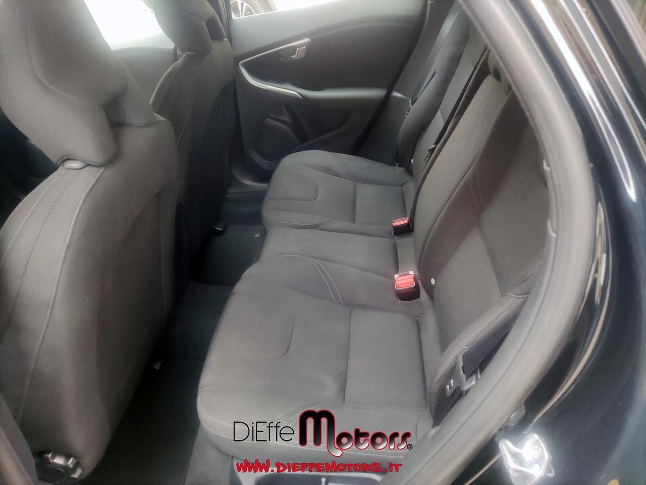 Volvo V40 D2 1.6 Powershift Kinetic