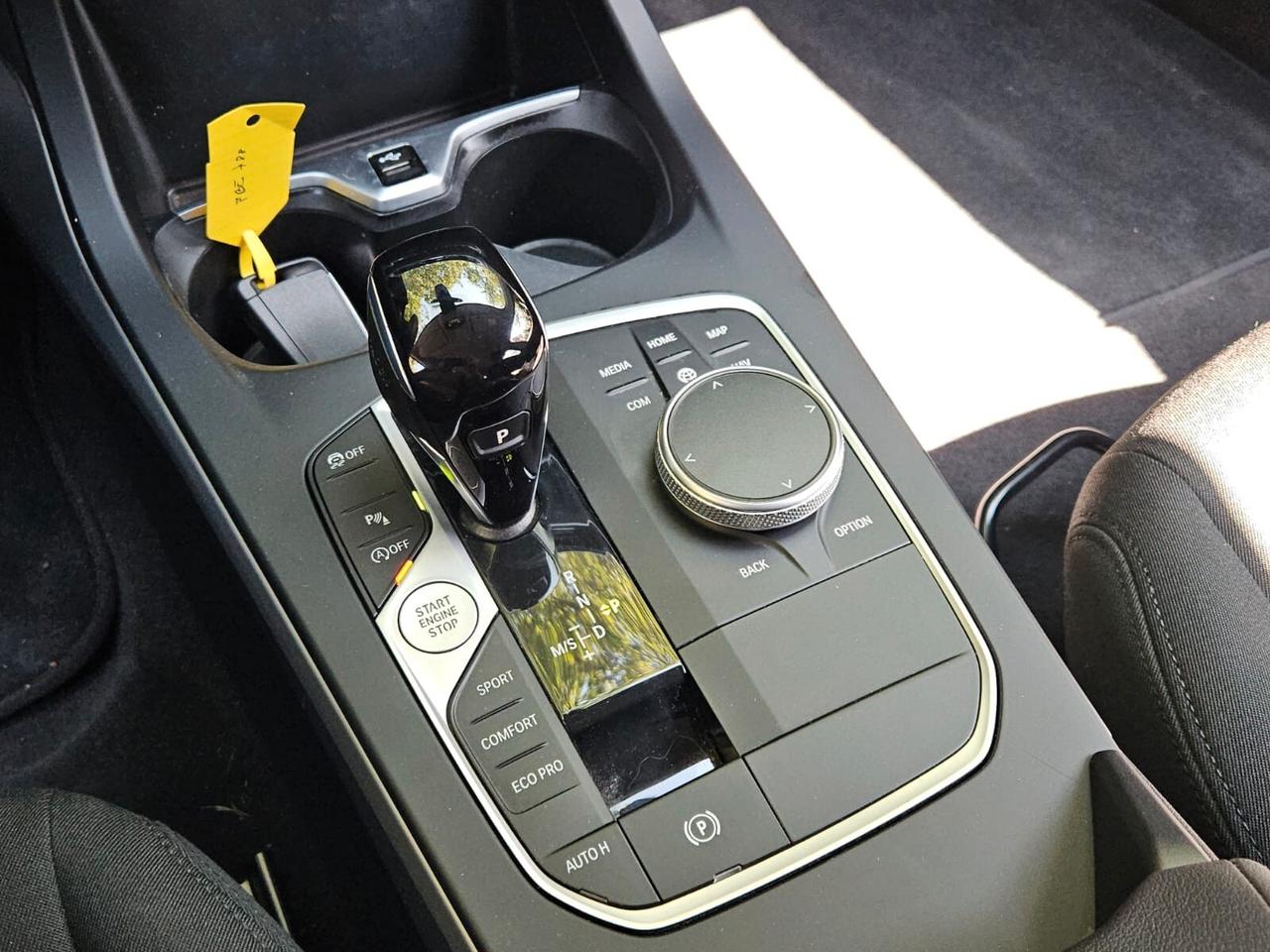 Bmw 116 116d 5p. Business Advantage