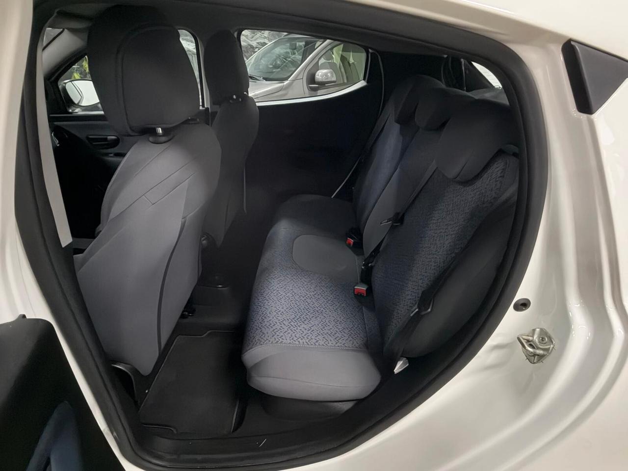 Lancia Ypsilon 1.0 FireFly 5 porte S&S Hybrid Gold