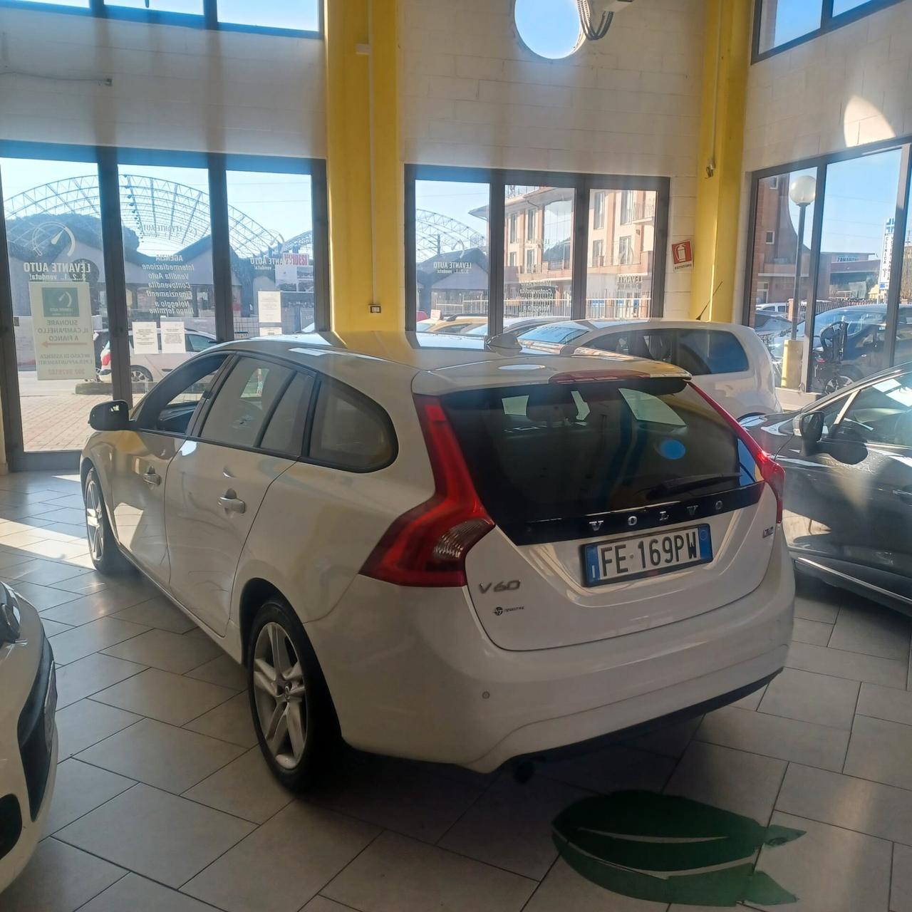 35.000KM MOTORE SOSTUITITO VOLVO V60 2.0 TDI AUTOM