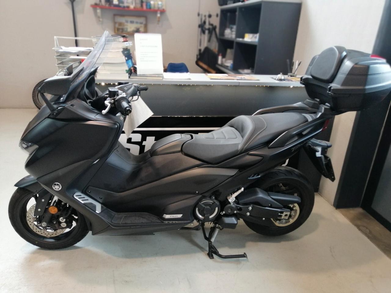 Yamaha TMAX 560