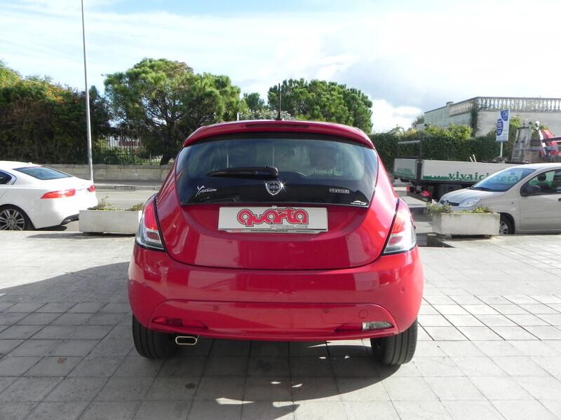 Lancia Ypsilon 1.0 FireFly 5 porte S&S Hybrid Ecochic Gold