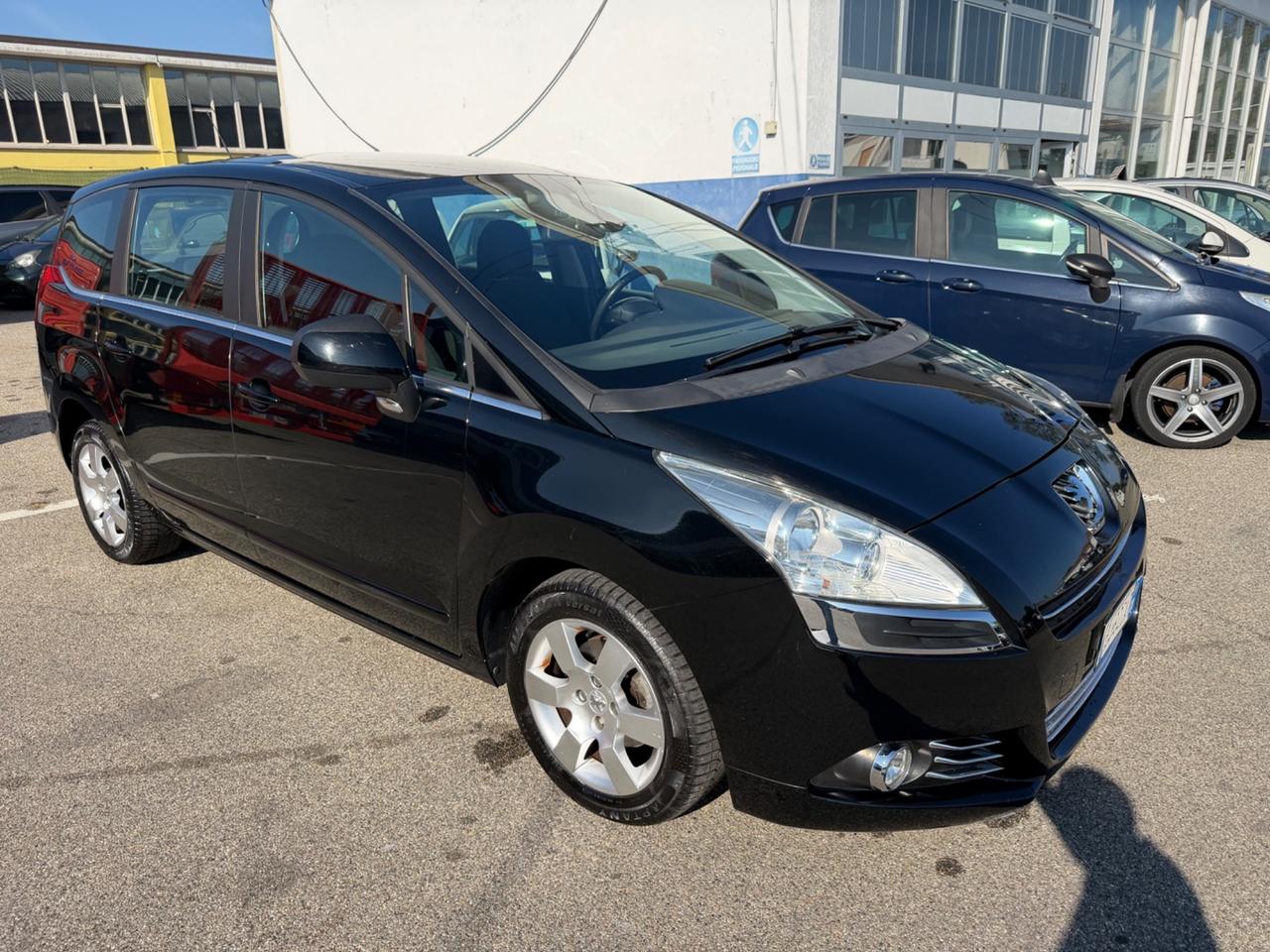 Peugeot 5008 1.6 VTi 120CV Family
