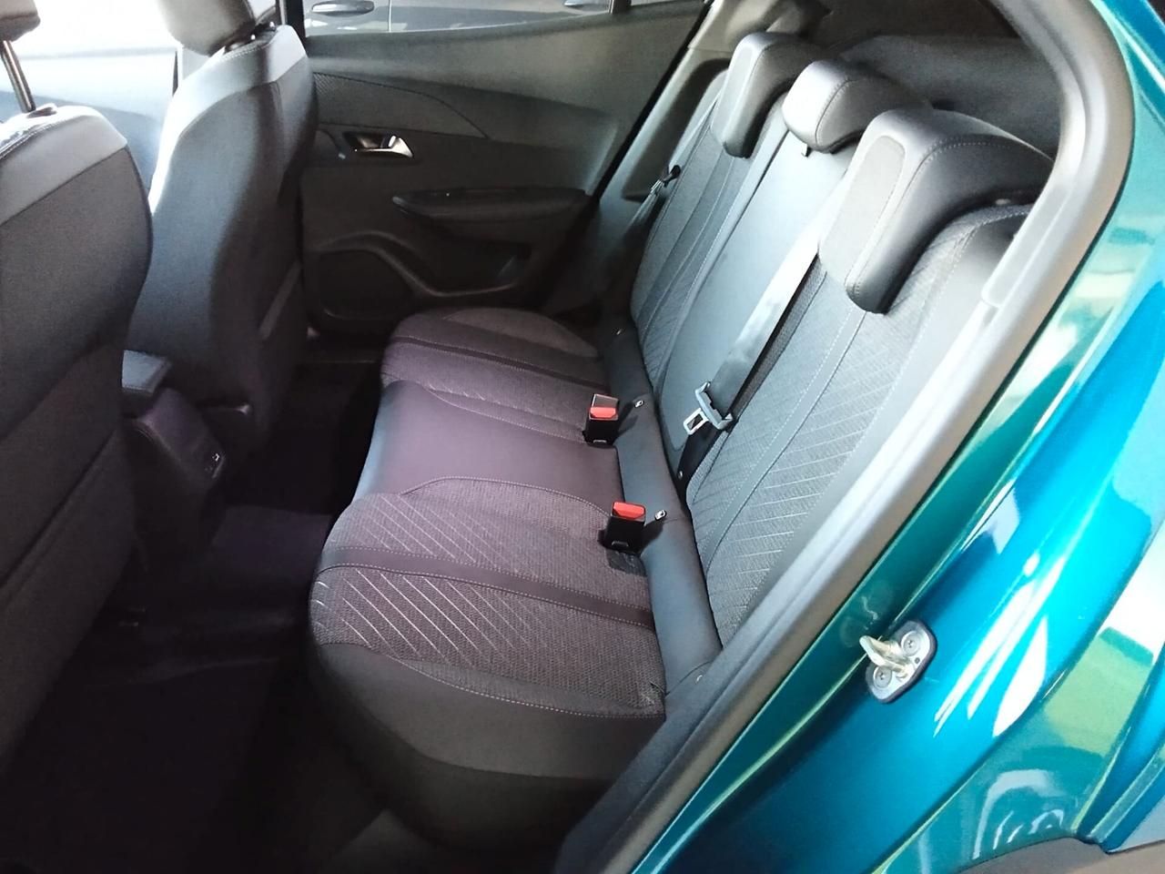 Peugeot 2008 Hybrid 145 e-DCS6 Allure