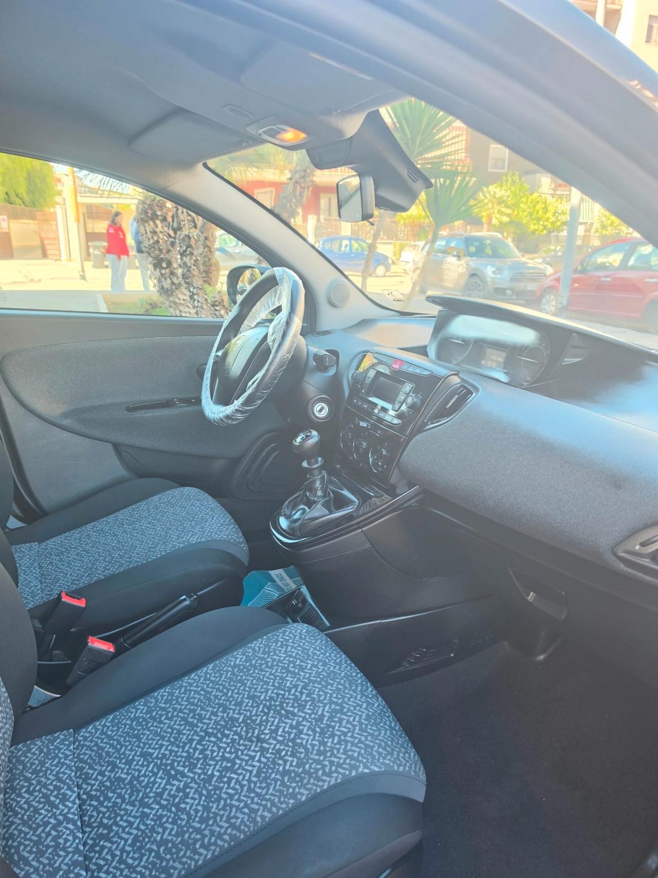 Ypsilon 1.0 FireFly 5 porte S&S Hybrid Silver