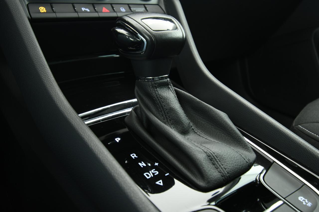 SKODA Karoq 2.0 tdi evo Executive 115cv dsg NEOPATENTATI+CAMERA+ACC