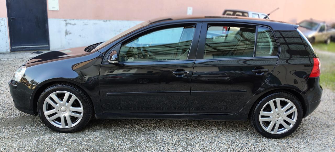 Volkswagen Golf 2.0 16V TDI 4mot 5p Sportline