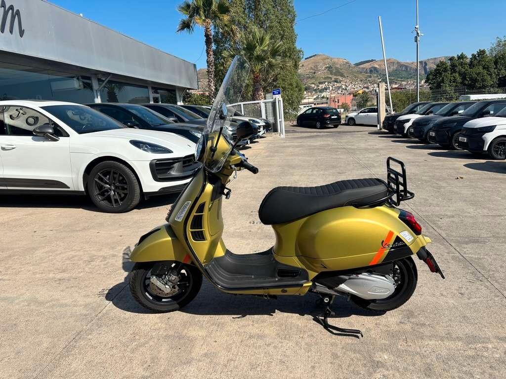 Piaggio Vespa 300 GTS Super 2019 / KM 4.000 Tua a solo 45 Euro al mese