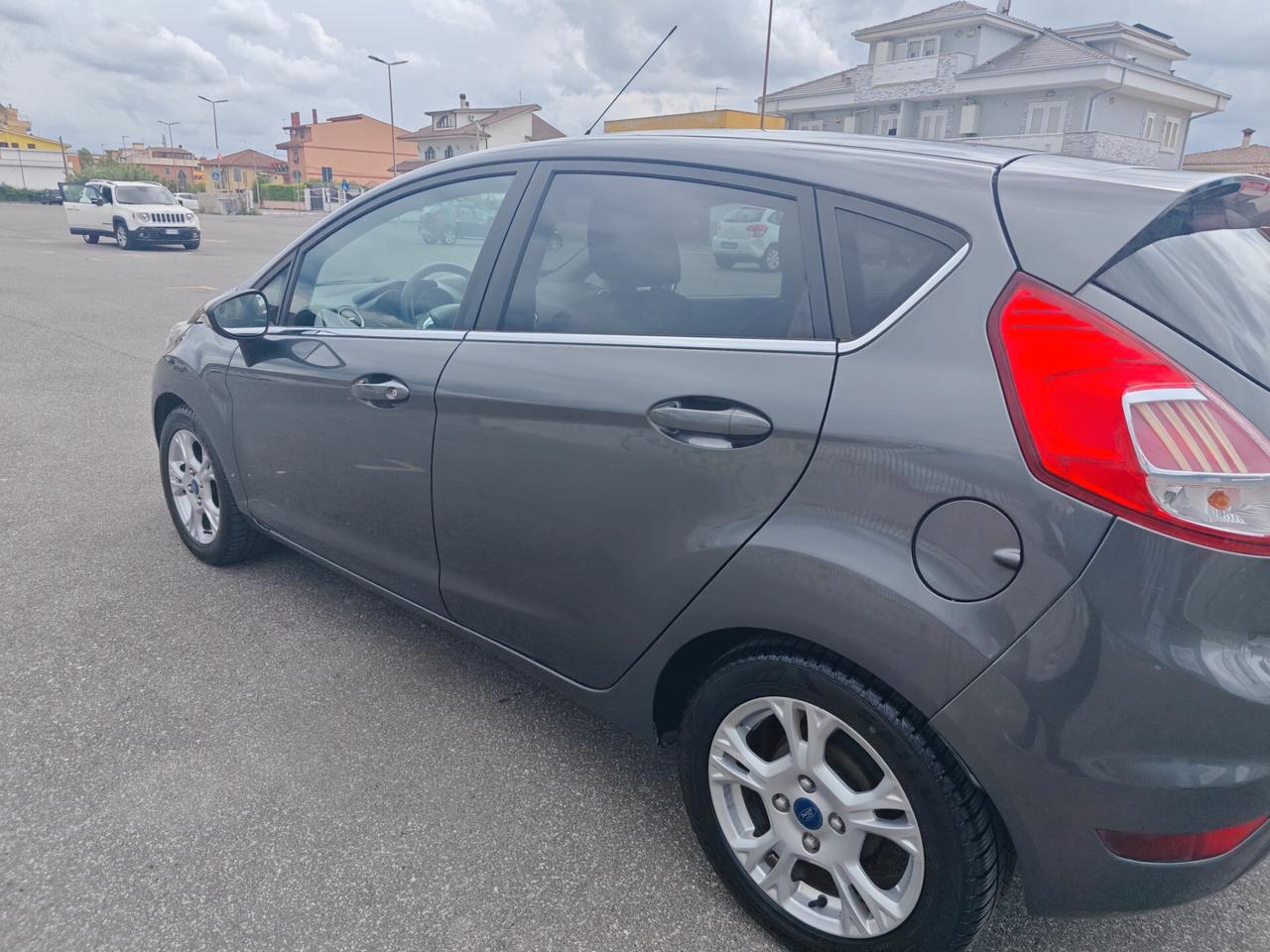 Ford Fiesta 1.5 TDCi 75CV 5 porte Titanium