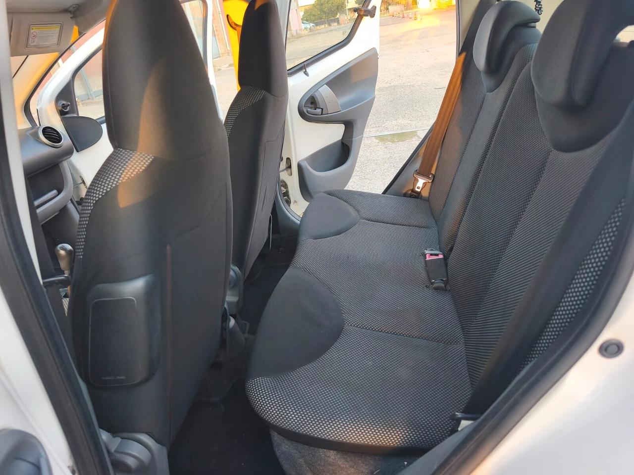 Toyota Aygo 2012----1.0 Benzina Neopatentati