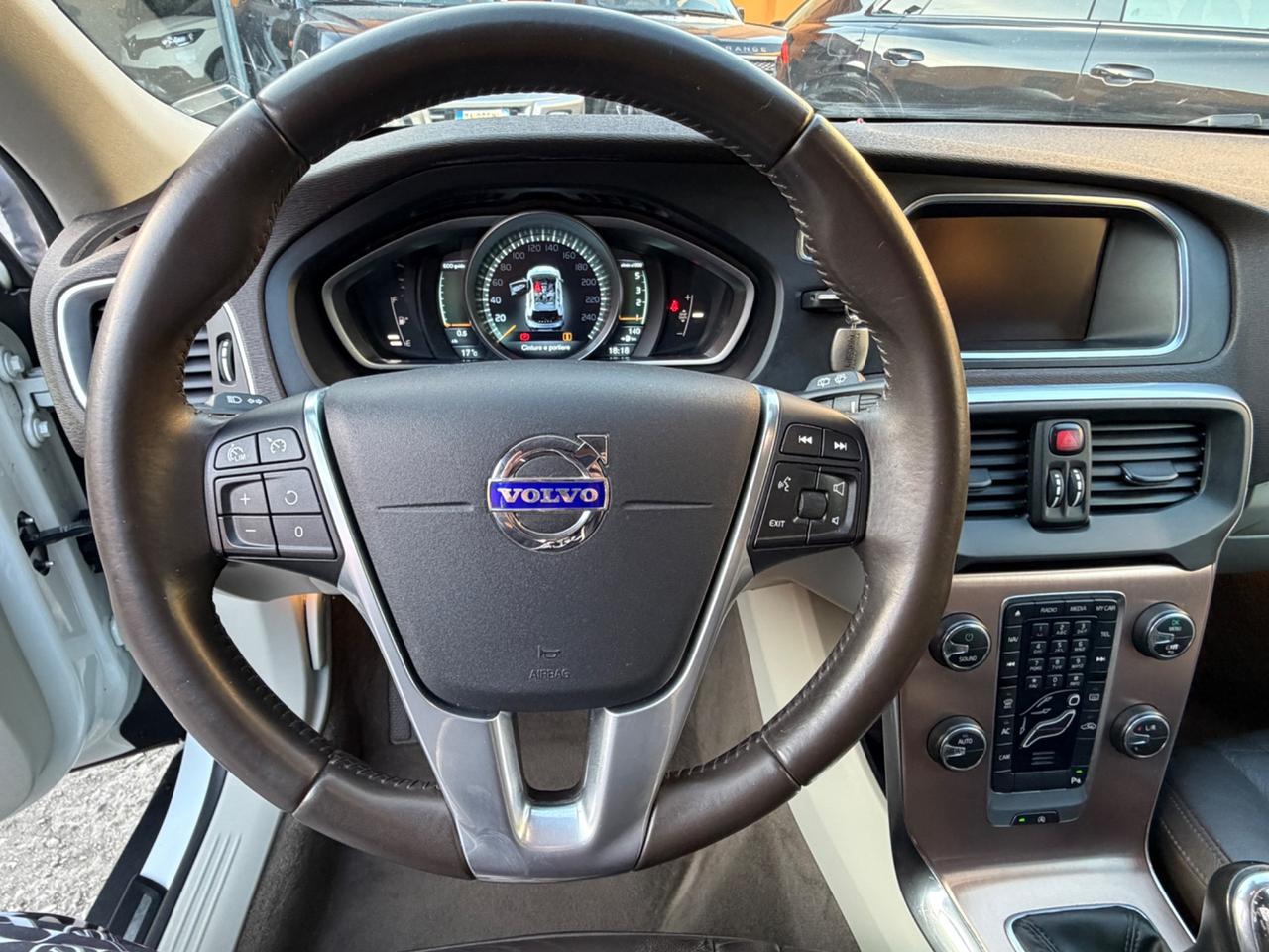 Volvo V40 Cross Country D2 1.6 Momentum