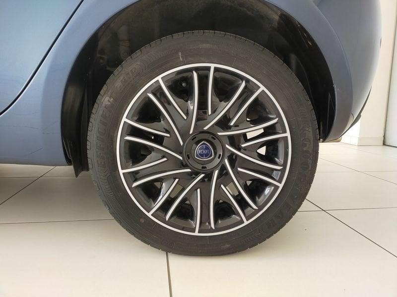 Lancia Ypsilon 1.0 FireFly 5 porte S&S Hybrid Gold