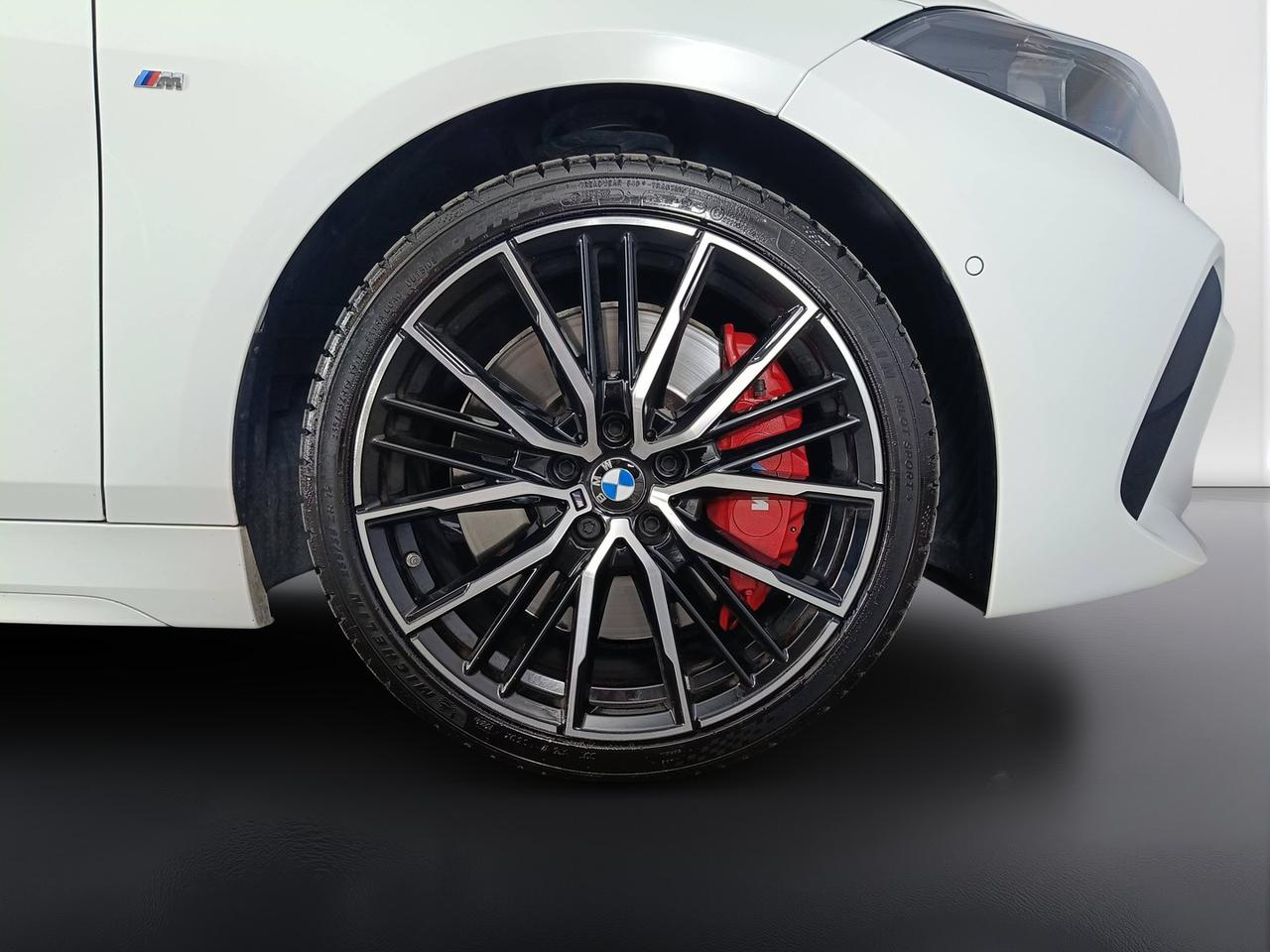 BMW Serie 1 F40 - 118d Msport auto
