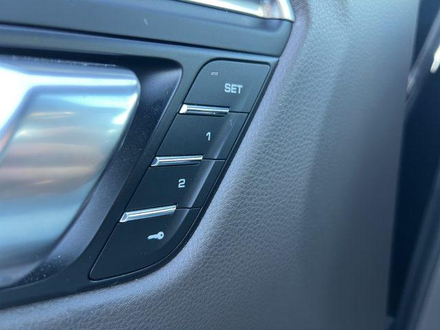 PORSCHE Macan Macan 2.0