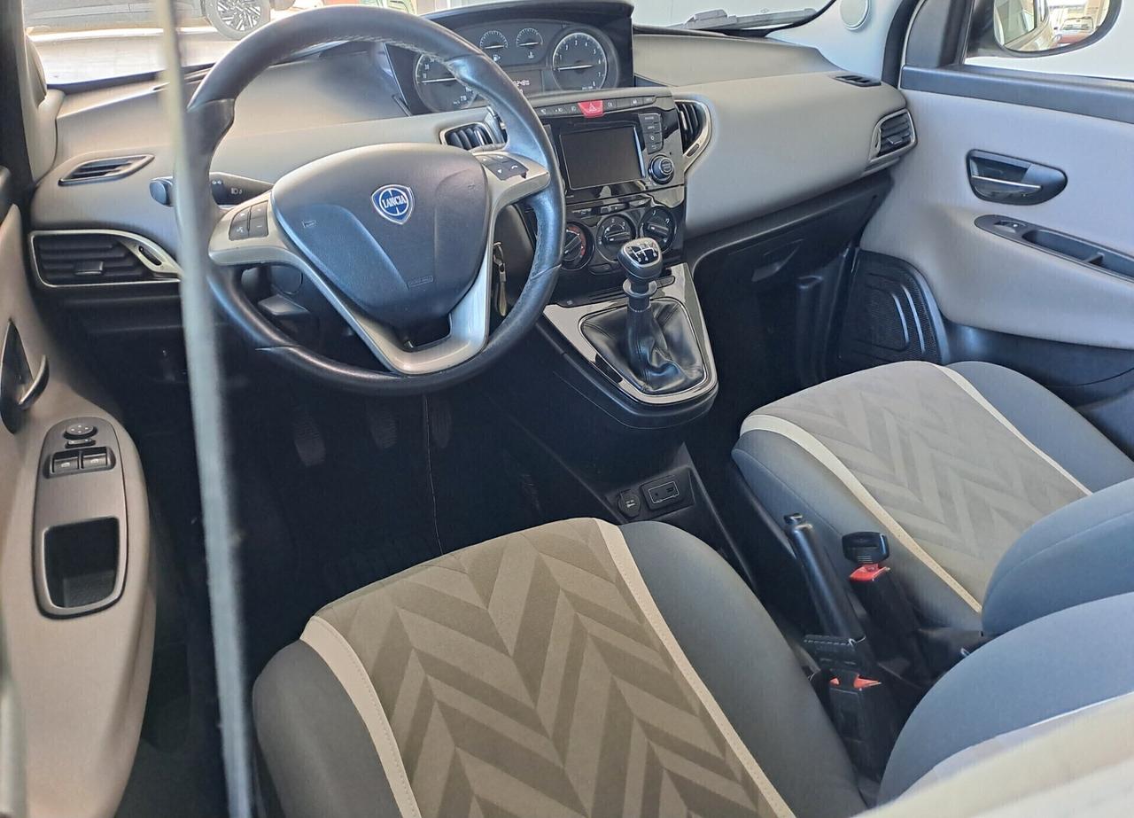 Lancia Ypsilon 1.2 B/GPL 69 CV 5 porte Gold