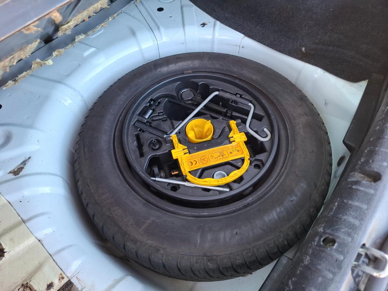 Renault Clio 1.5 dCi 65CV cat 3p. Van