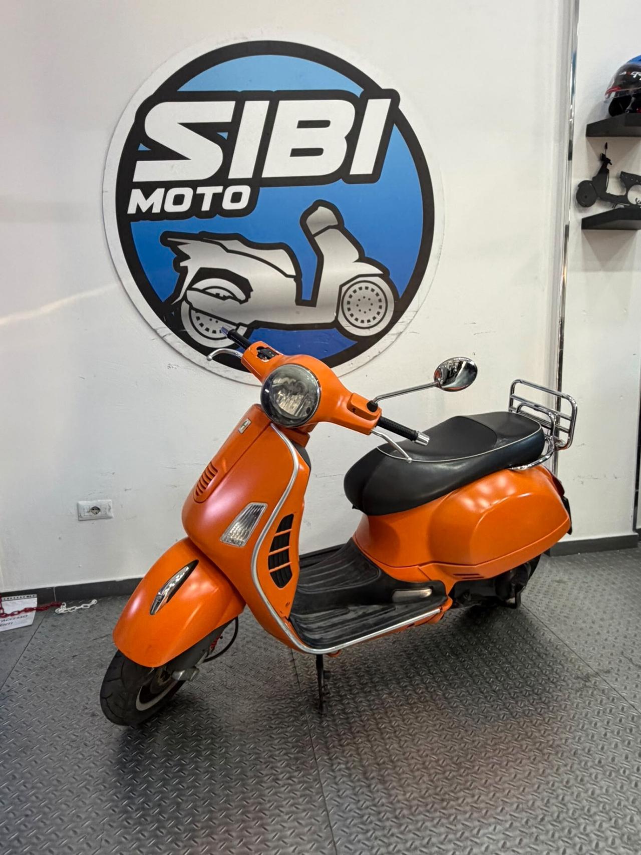 Piaggio Vespa 300 GTS