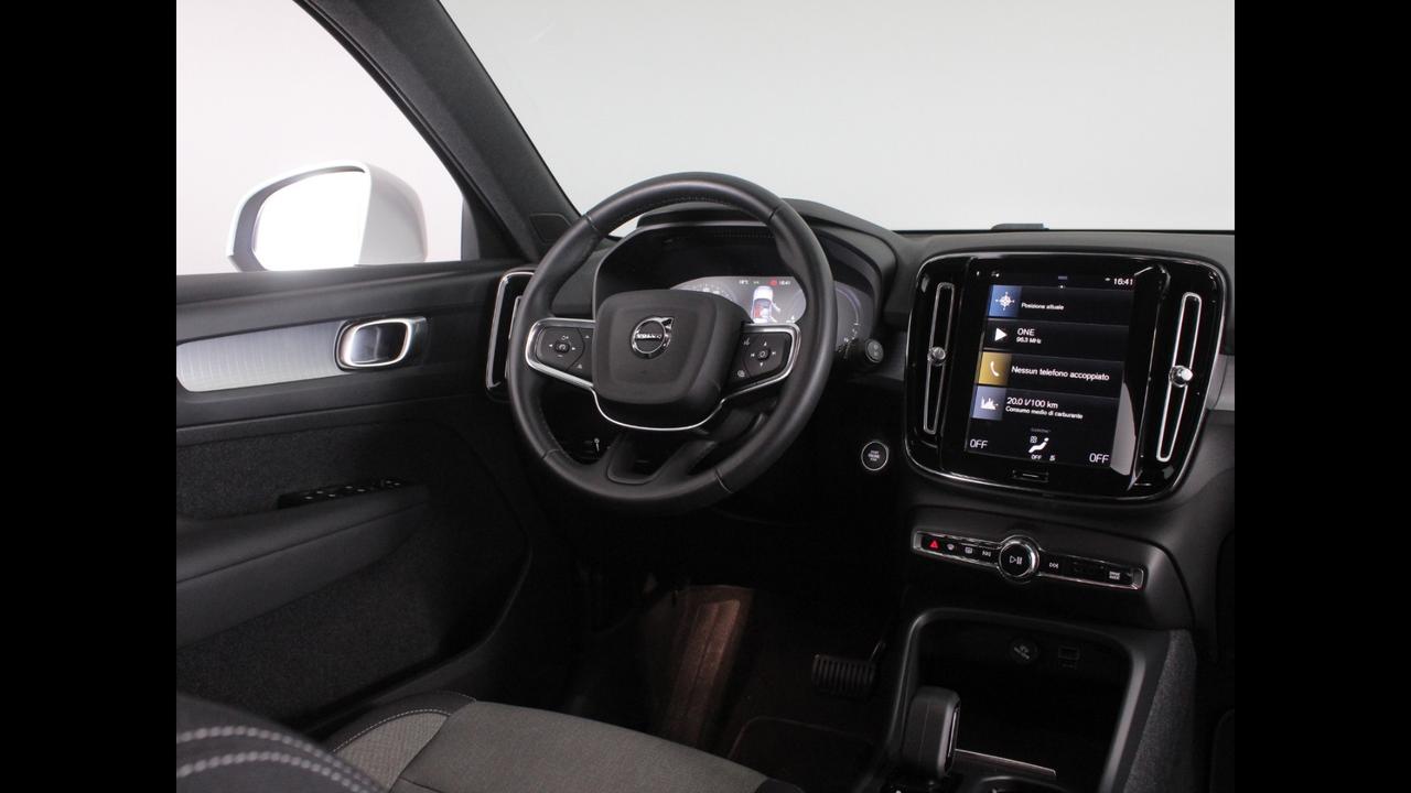 VOLVO XC40 - XC40 1.5 t4 phev Inscription Expression auto my21