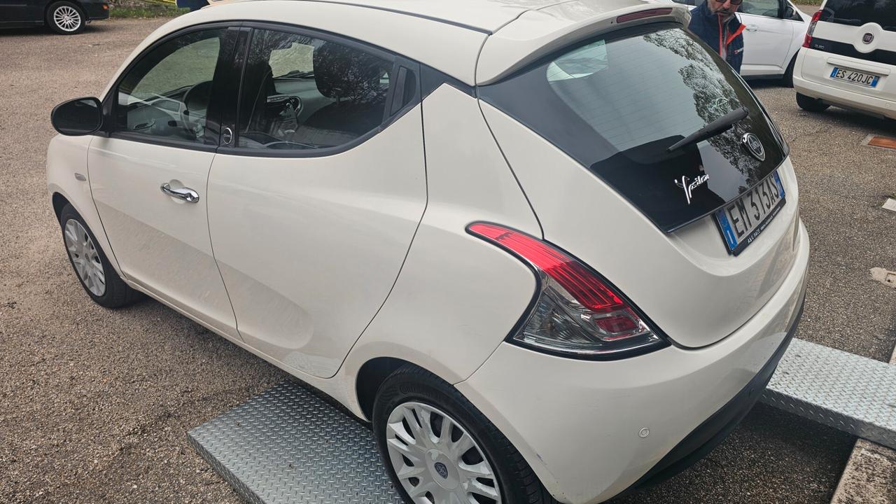 Lancia Ypsilon 1.2 69 CV 5 porte GPL Ecochic Gold