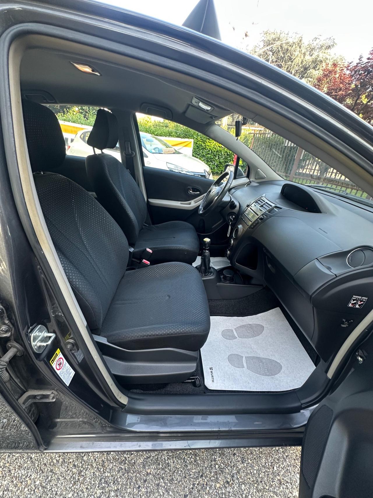 Toyota Yaris 1.3 5 porte Sol