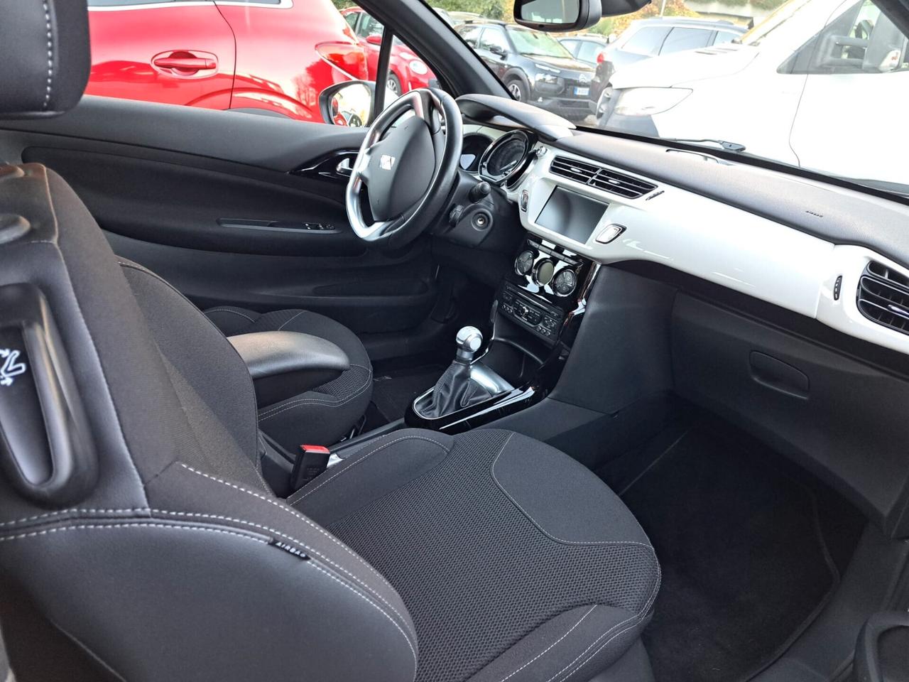 DS DS3 1.6 VTi 120 Just Black