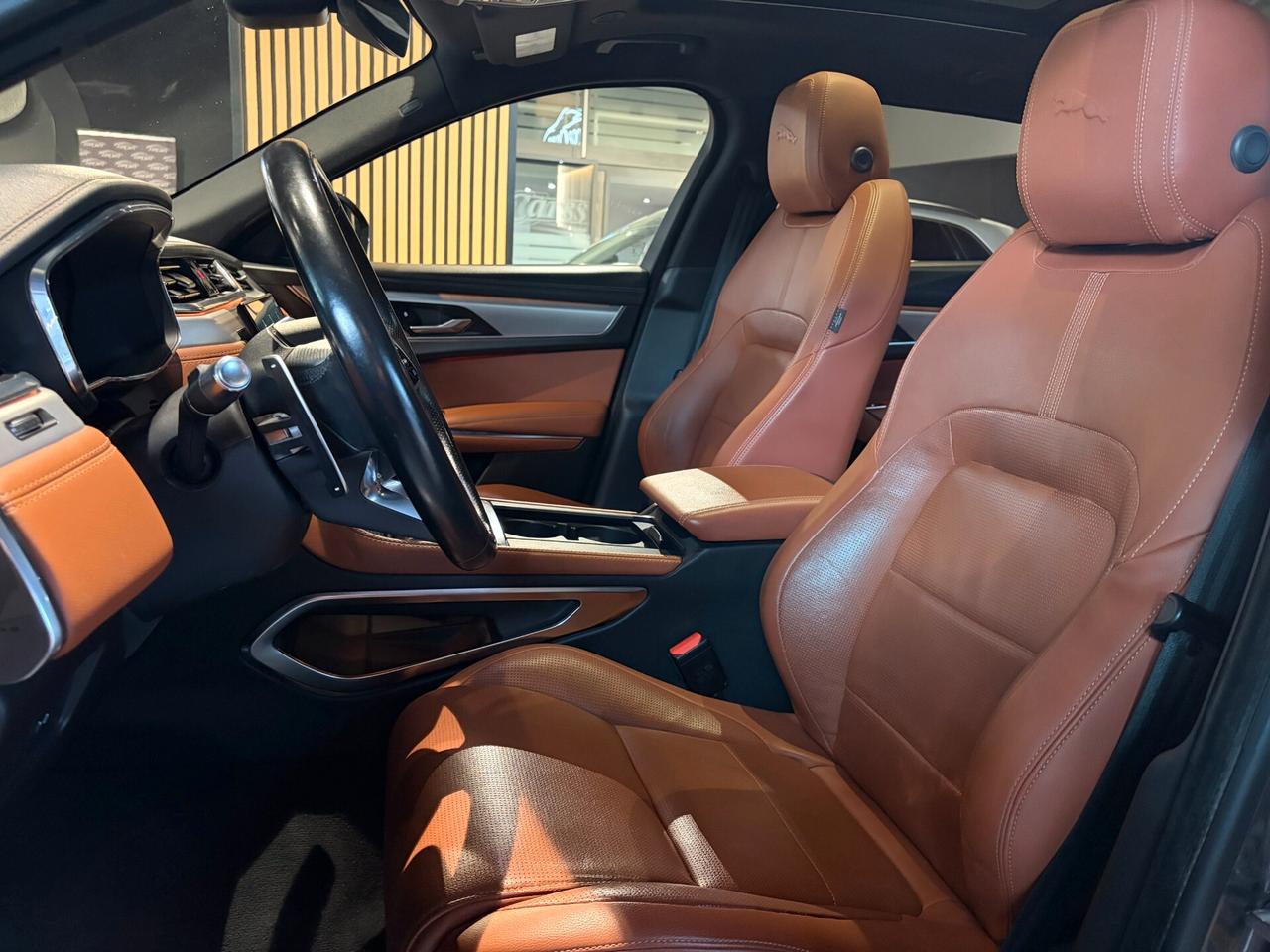 Jaguar F-Pace 2.0 D 163 CV AWD aut. R-Dynamic SE