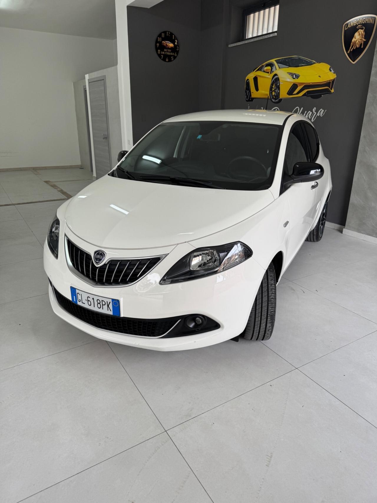 Lancia Ypsilon 1.0 FireFly 5 porte S&S Hybrid Alberta Ferretti