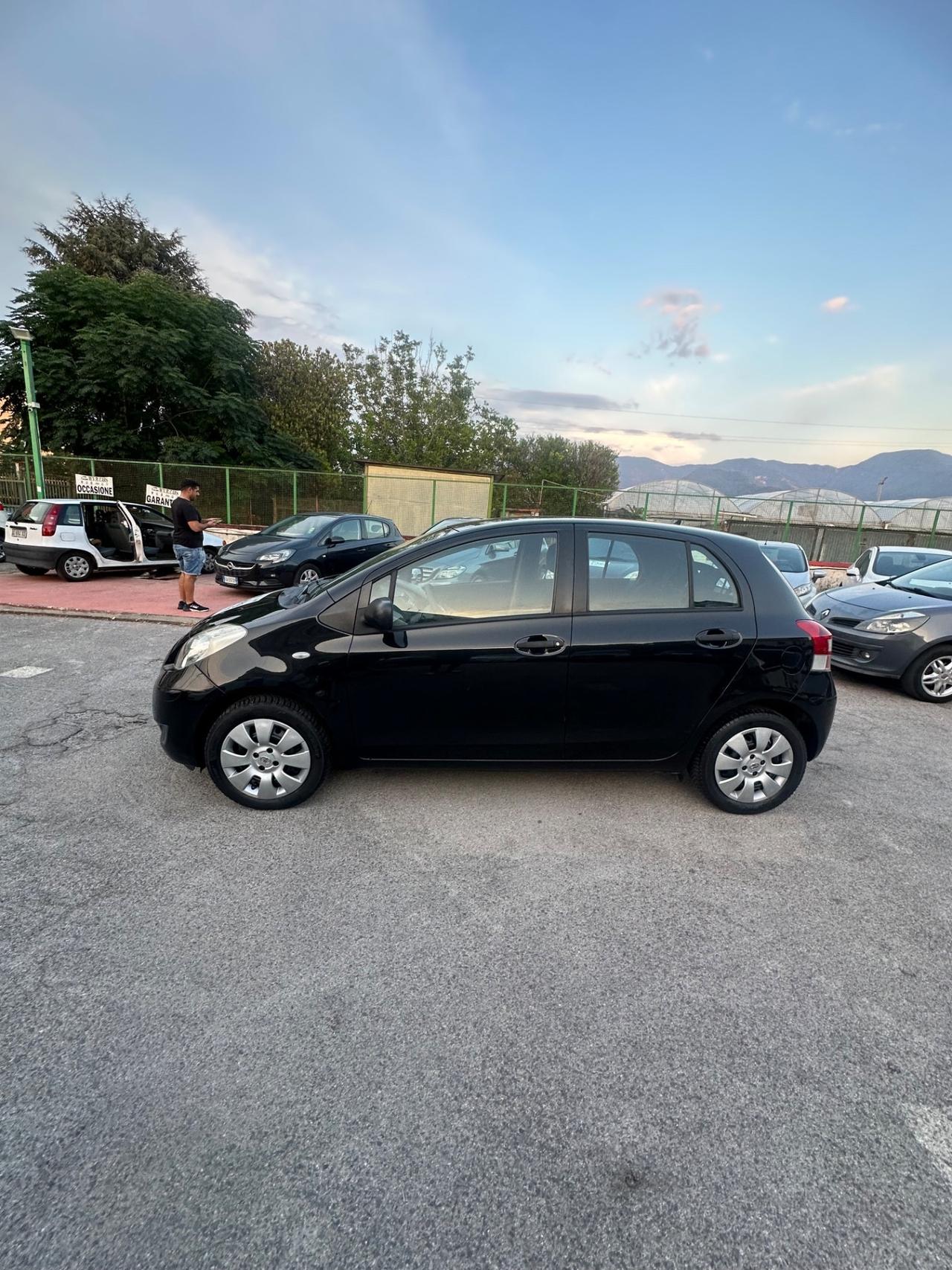 Toyota Yaris 1.0 5 porte Now
