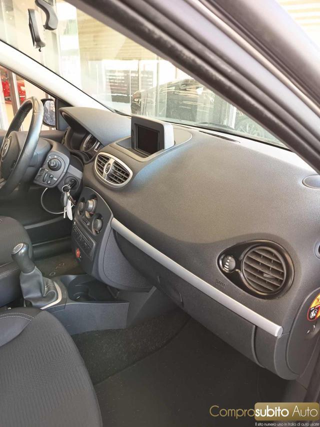 RENAULT Clio 1.2 16V 5 porte Confort