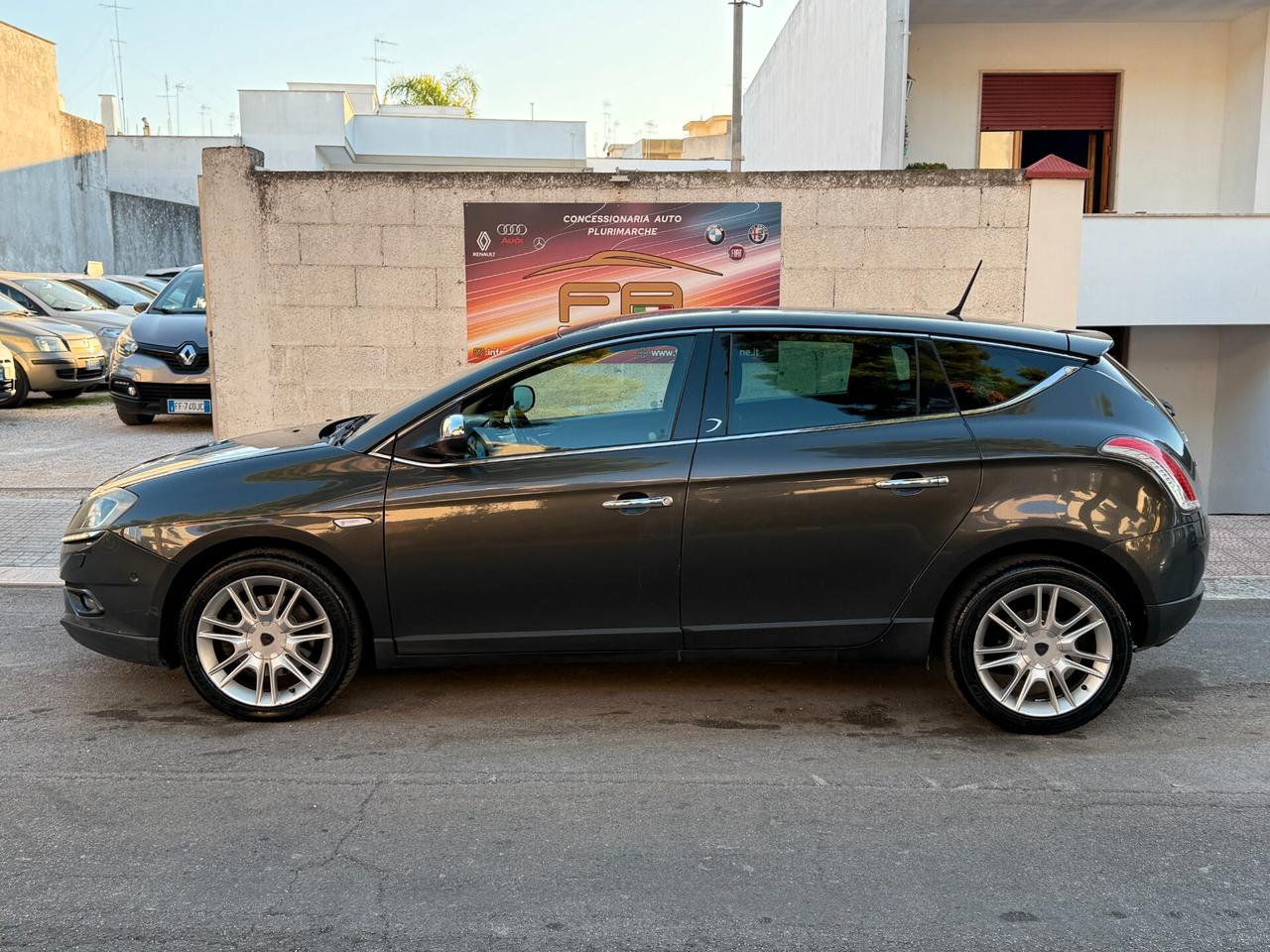 Lancia Delta 1.9 MJT Twinturbo Platino - 2010