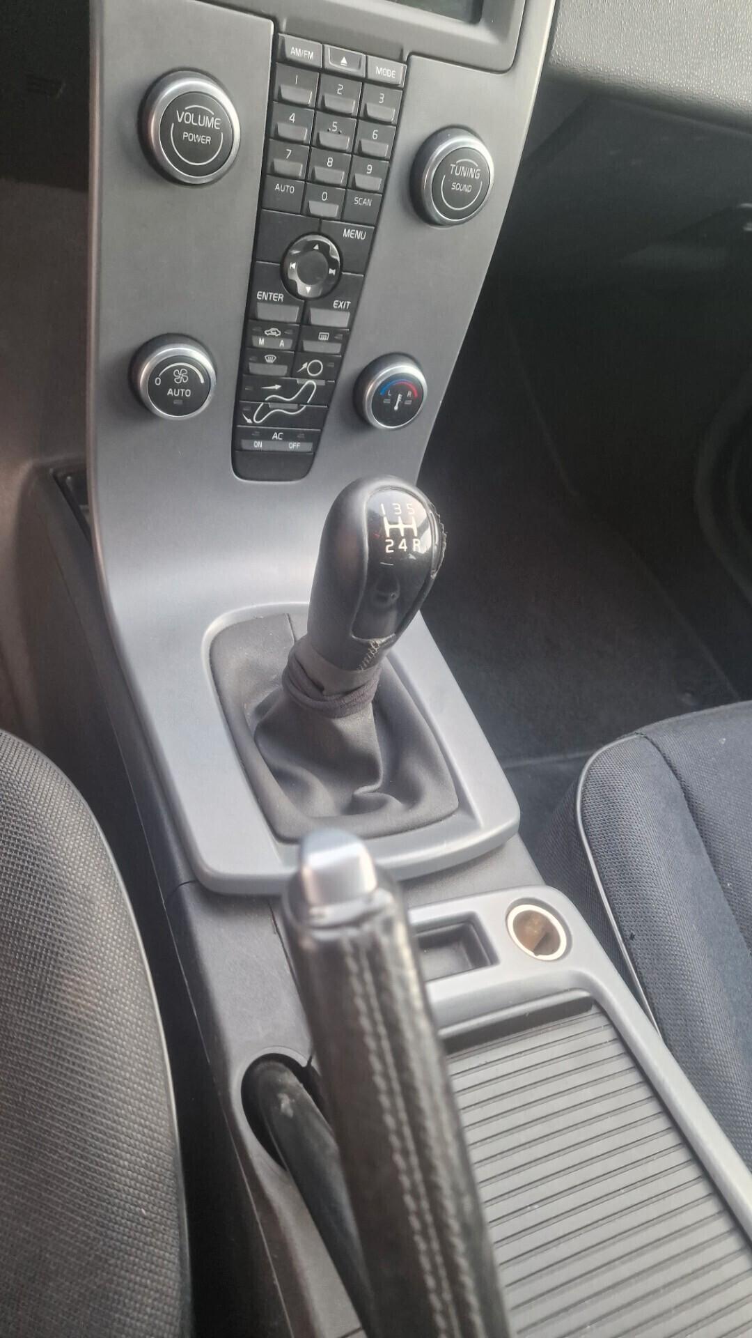 Volvo V50 1.6 D DRIVE cat R-Design "130.000 Km"