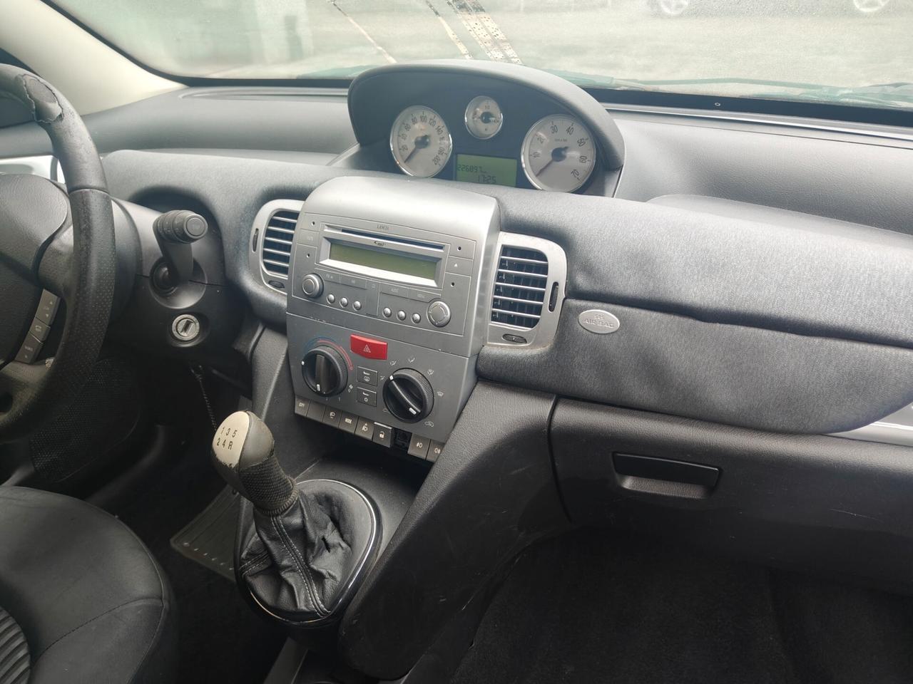 Lancia Ypsilon 1.3 MJT 75 CV Diva