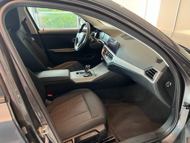 BMW 318 iA Touring Business Advantage StepTronic 156cv