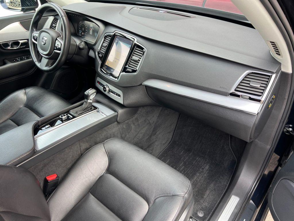 Volvo XC90 D5 AWD Geartronic 7 posti Momentum