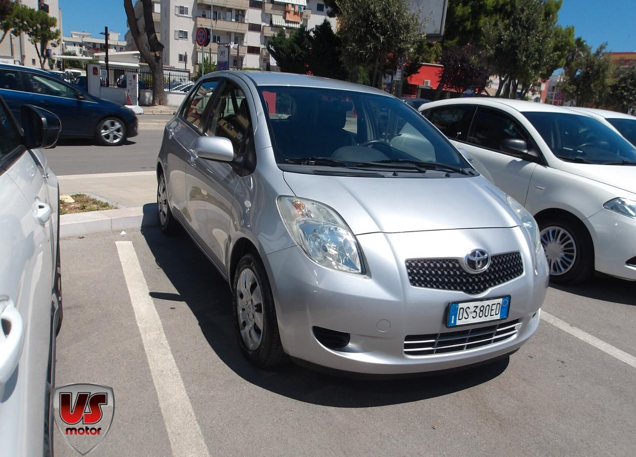 TOYOTA YARIS 1.0 BENZ-2008