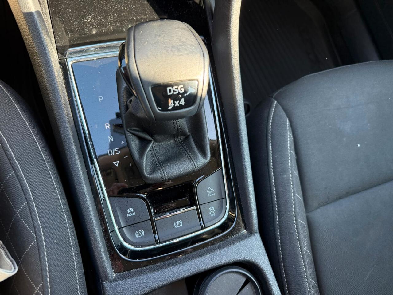 Skoda Karoq 2.0 tdi 150CV 4x4 AUTOMATICO dsg